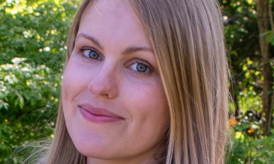 I Søborg Kirke har de fra 1. december glæde af Christina Falck Christensen, der er 34 år gammel, gift med Andreas og mor til Emma på knap 3 år.