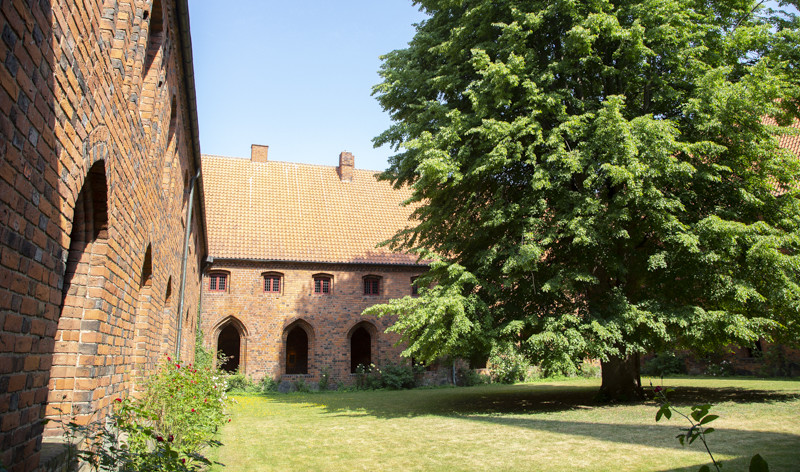 Fratergården i karmelitterklostret hvor stiftet holder til 