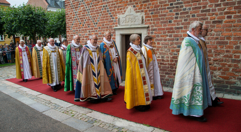 Biskopper i bispekåber udenfor Helsingør Domkirke